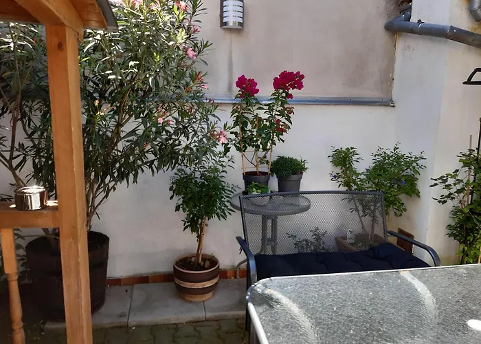 Apartment U Pani Malirky